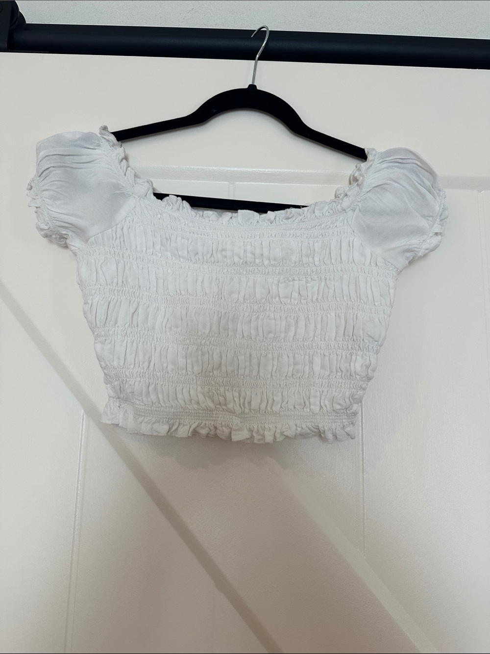 American Eagle Outfitters White Smocked Puff-Sleeve Crop